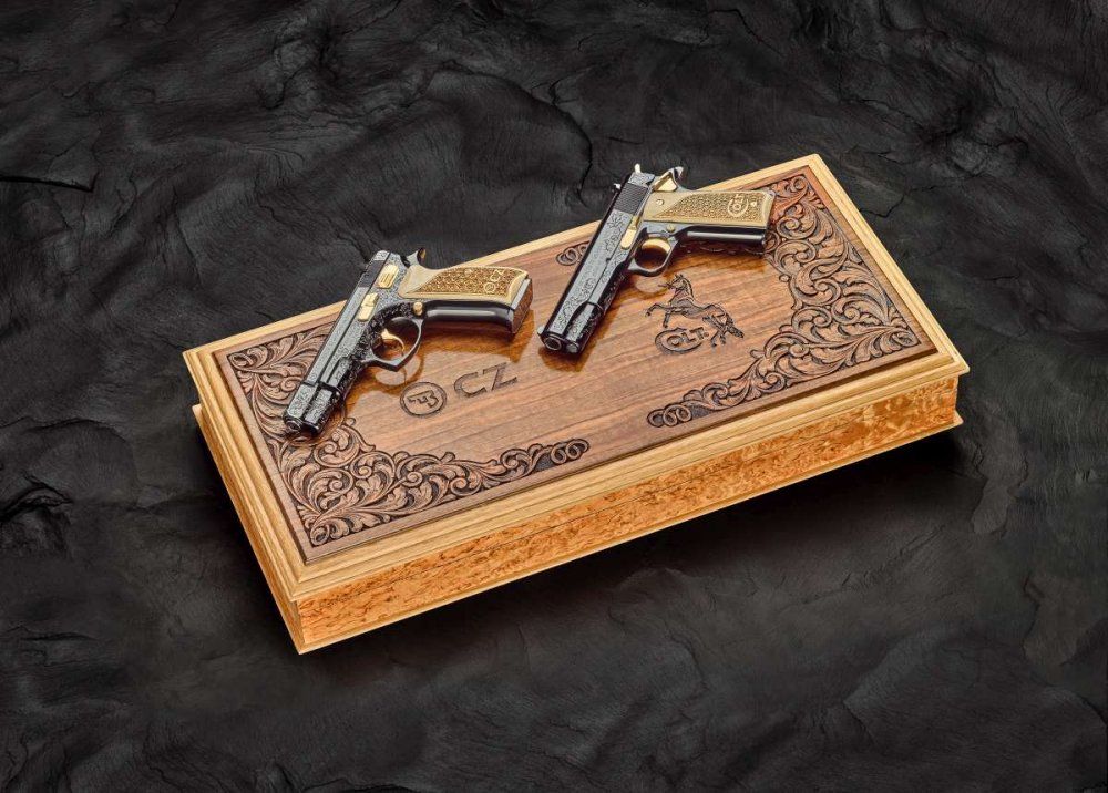 CZ_75_COLT_Tribute_to_Legends_zatisi_2-1200.jpg